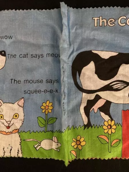 The Cow Says Moo 1979 Random House Inc Cloth Fabric Book Dog Cat Mouse
