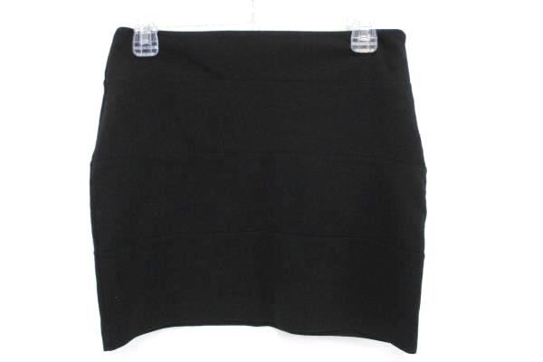 Lot of 2 Women's Black Geometric White Mini Short Skirt Old Navy Gap 2