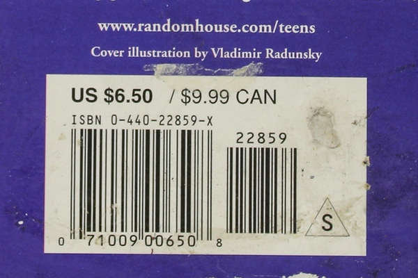 Holes by Louis Sachar Paperback Readers Circle 1998 Book