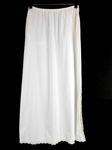Vintage VAN RAALTE Ivory Nylon Skirt Slip Lace Embroidered Scallop Hem Size M