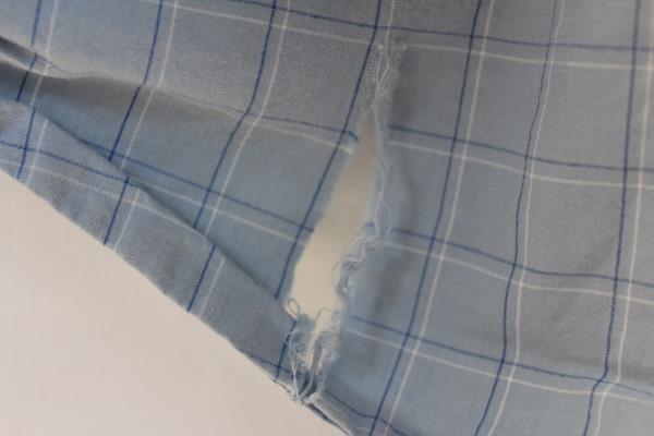 Men's Button Up By Old Navy Long Sleeve Blue White Plaid Size L
