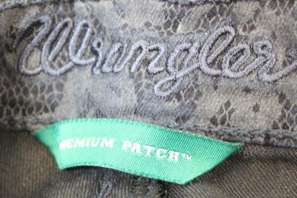 Wrangler Pants Dark Blue Floral Design Ultra Low Rise Women's Size 1x33