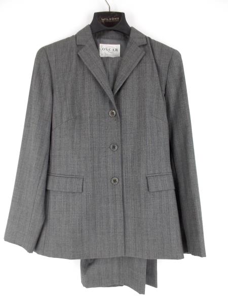Gray Striped 2pc Career Pant Suit ~ Blazer Sz 4 / Pants Sz 6 ~ OSCAR DE LE RENTA