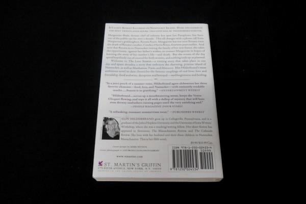 The Love Season- a Novel by Elin Hilderbrand 2006 Paperback