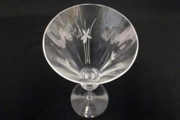 Set of 2 Fluted Champagne Glasses Elegant Etched Glass Formal Wedding Party
