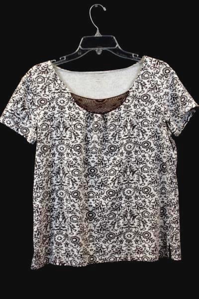 Top By GREAT NORTHWEST White Brown Design Neck Netting Women's Size Large