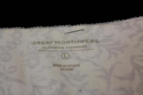 Top By GREAT NORTHWEST White Brown Design Neck Netting Women's Size Large