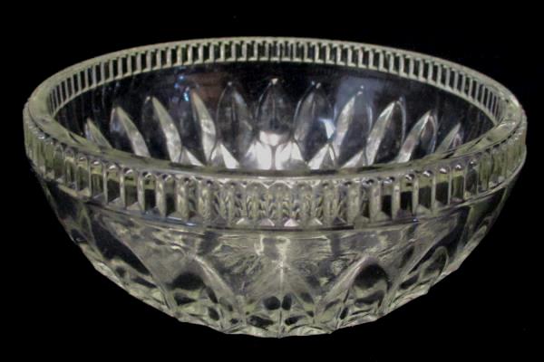 Set of 2 Arcoroc France Glass Serving Bowls 5" Diamond Cut & 5" Scalloped Edge