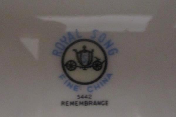 Royal Song "Remembrance" #5442 Oval Serving Dish Platinum Gilt 11.5" x 7.75"