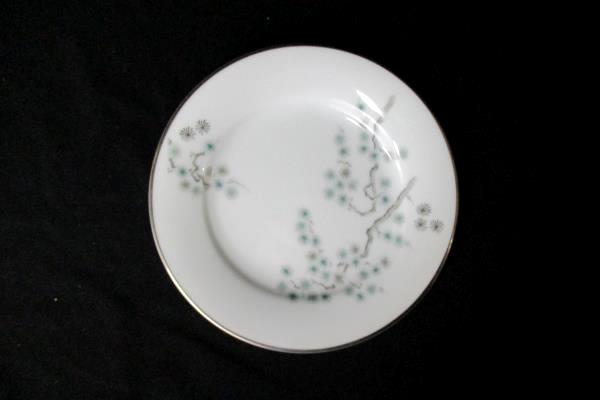Noritake Pineville 5854 4-Piece Place Setting Green Pines Platinum Rare