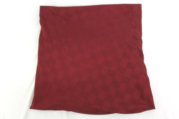 Round Red Plaid Holiday Table Cloth Tablecloth Dinner Party Setting With Napkin