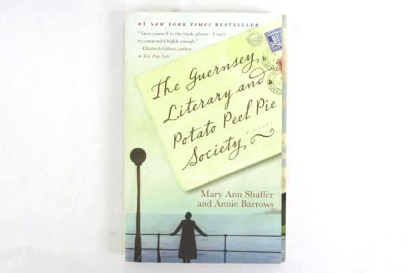 The Guernsey Literary and Potato Peel Pie Society by Shaffer & Barrows 2009 PB
