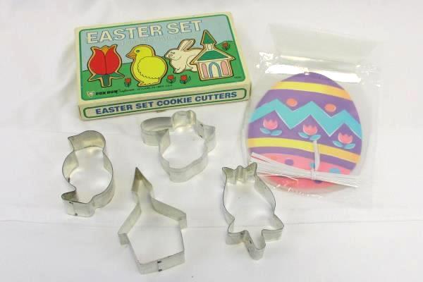 Vintage Fox Run Cookie Cutter Set Easter 4 Tulip Chick Bunny Church + Treat Bag