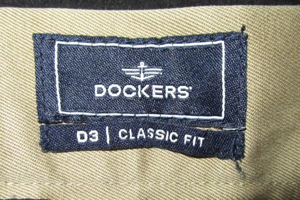 Men's Pants By Dockers Tan Khakis Men's Size D3 (Classic Fit) Pleated Front Back