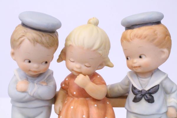 1995 Enesco Memories Of Yesterday Figurine I Do Like My Holiday Crews Attwell LE
