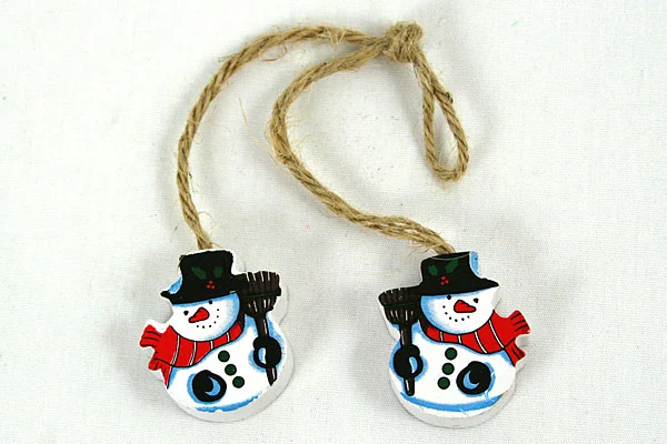 TWO WOODEN SNOWMEN - HEMP ORNAMENT