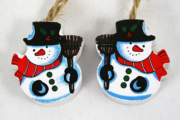 TWO WOODEN SNOWMEN - HEMP ORNAMENT