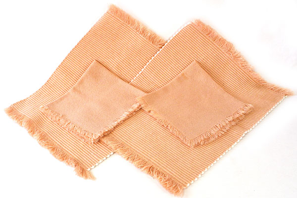 Set of 4 Pink Salmon Colored Table Pieces - 2 Napkins / 2 Placemats