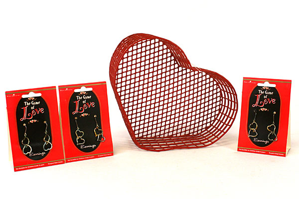 Papel Giftware Sweetheart Station Basket and 3 Pairs of Game of Love Earrings
