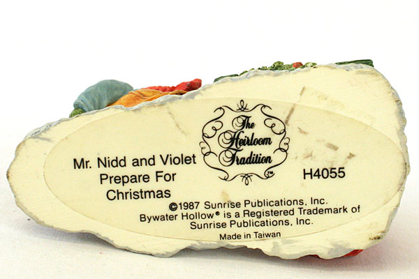 Fantasy World Of Bywater Hollow Figurine Mr. Nidd and Violet Heirloom Christmas