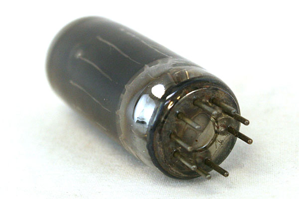 Vintage Radiotron Electron Tube 6AM8A 32R5-R (9-60) In Box
