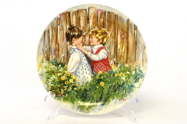 BE MY FRIEND Mary Vickers Plate Wedgewood Queen's Ware My Memories Series