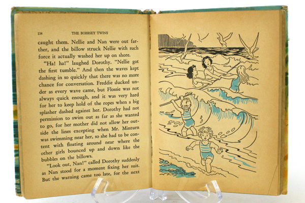 1954 Whitman Hard Cardboard Bound The Bobbsey Twins At The Seashore