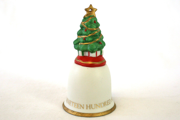 1992 Hallmark Hand Painted Fine Porcelain Christmas Tree Bell With Box