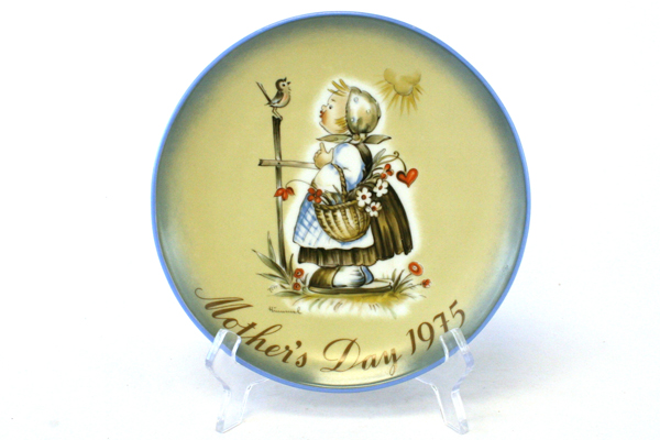 Schmid 1975 Message of Love Sister Berta HUMMEL Mother's Day Plate W. Germany