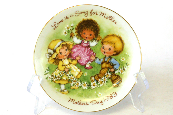 Set 3 Avon Mother's Day Collector Plates 1981 - 1983 Child Playing Love Cherish