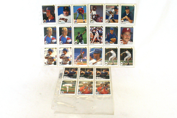 24 Upper Deck 1990 MLB Player Cards Collectible Baseball Cards