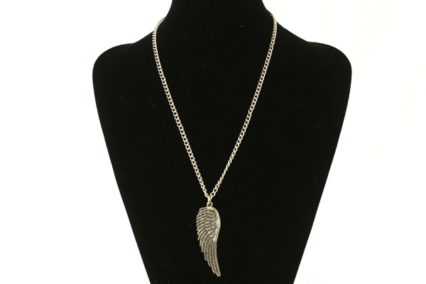 18" Silver Tone Chain w Blackened Silver Tone Wing Unisex