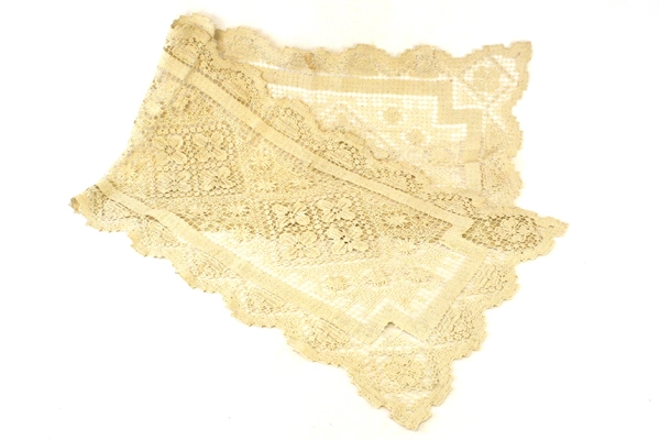 Early 1900s Beautiful Ecru Netted Mondano Thread Table Runner 48" by 14"