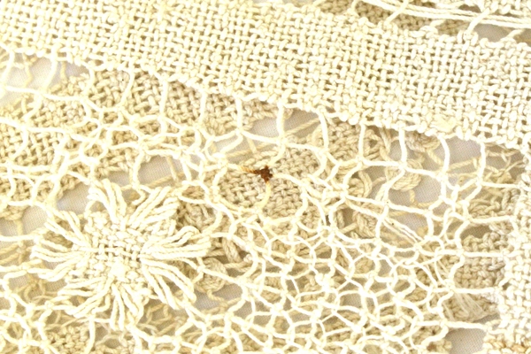 Early 1900s Beautiful Ecru Netted Mondano Thread Table Runner 48" by 14"