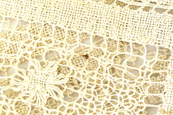 Early 1900s Beautiful Ecru Netted Mondano Thread Table Runner 48" by 14"