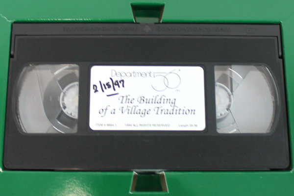 Dept 56 The Building of a Village Tradition VHS Tape 98841