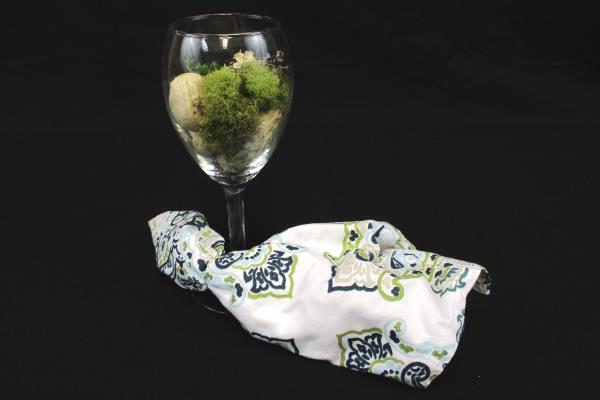 Set 4 Wine Glasses W/ Natural Earthy Filler Blue Green White Napkin Table Decor