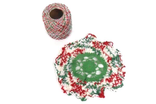 Craft Project Lot 2 Rolls Crochet Thread Partially Complete Doily Pattern Book