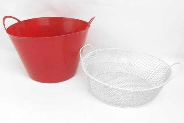 Patio Entertaining Set Plastic Dinnerware Pitcher Basket Bucket