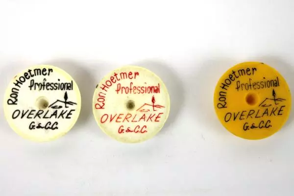 Lot of 7 Plastic Golf Ball Markers Red Yellow White Country Clubs Pro Shops