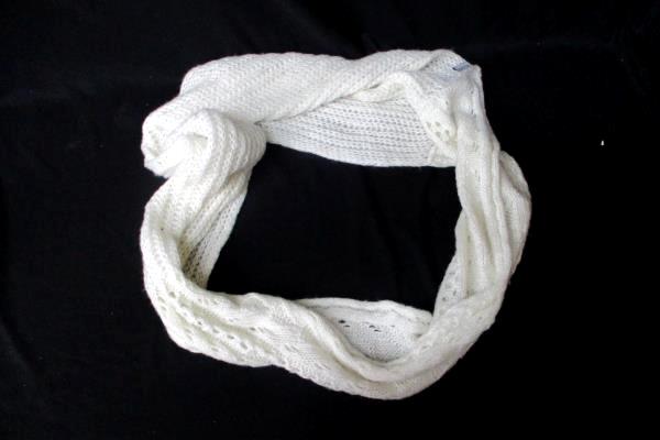 Winter Wardrobe Accessories Lot 2 Pieces Aldo Scarf & Apt.9 Beanie