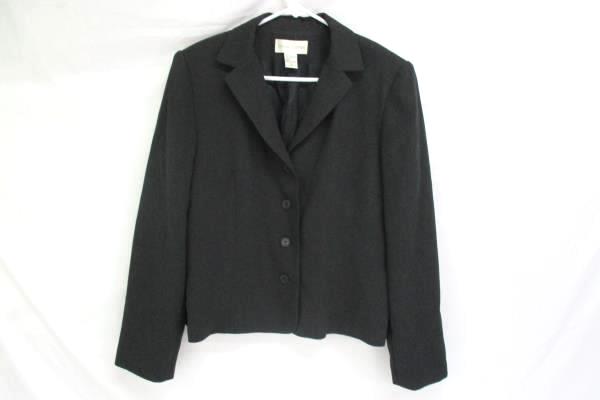Casual Corner Gray Short Sport Coat Blazer Jacket Women's Size 16