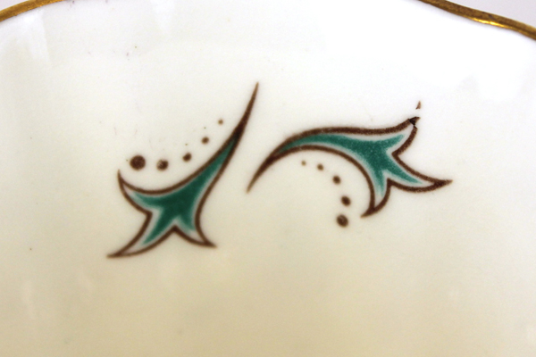 Vtg Marlborough Bone China Cup & Saucer With Feather Decor And 24KT Gold Trim