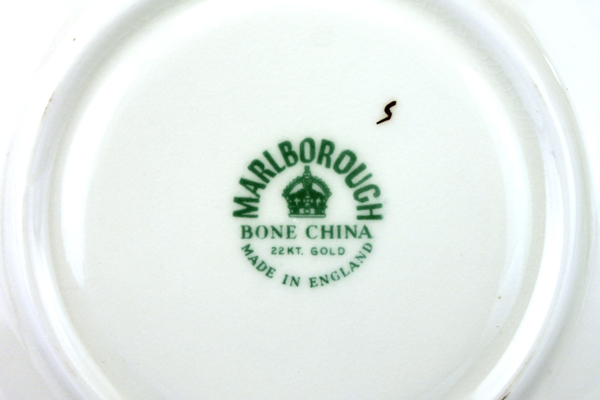Vtg Marlborough Bone China Cup & Saucer With Feather Decor And 24KT Gold Trim