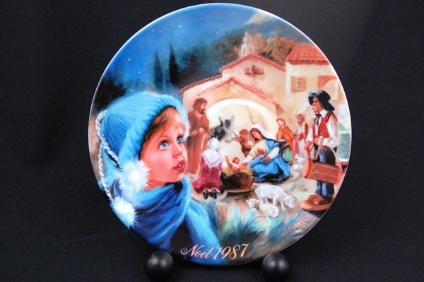 D'Arceau Limoges Les Noels de France 1987 La Creche Etoilee Plate