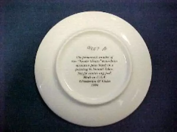 Donald Zolan TENDER HEARTS 3.25 In. Miniature Plate