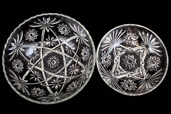 2: Vintage Anchor Hocking Medium Small Holiday Serving Bowls