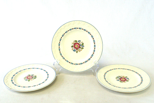 Lot of Three England Wedgwood Evenlode Corinthian Dessert Plates