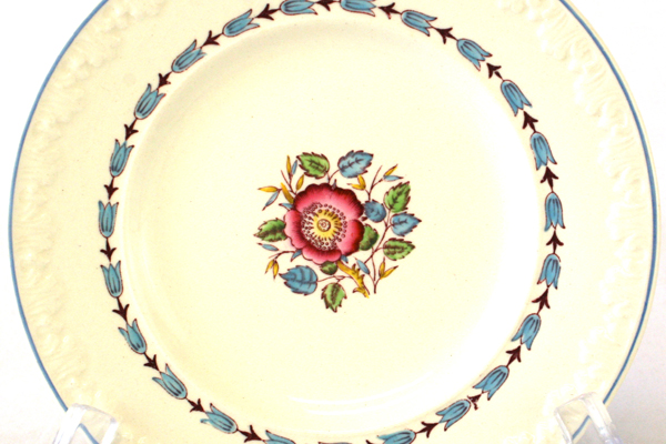 Lot of Three England Wedgwood Evenlode Corinthian Dessert Plates