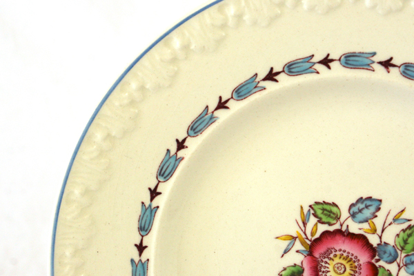 Lot of Three England Wedgwood Evenlode Corinthian Dessert Plates